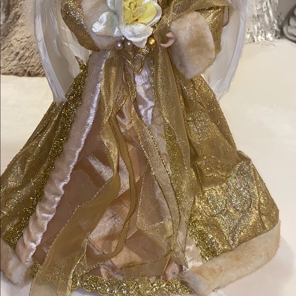 Gold angel tree topper with beautiful dress - Picture 3 of 8